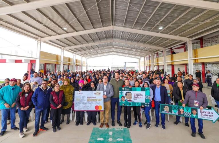 Entregó Alcalde Carlos Peña Ortiz, Becas Benito Juárez en el CBTIS 302