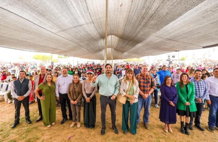 Llevaron Carlos y Alejandra regalos con Posadas Navideñas a colonias de Reynosa