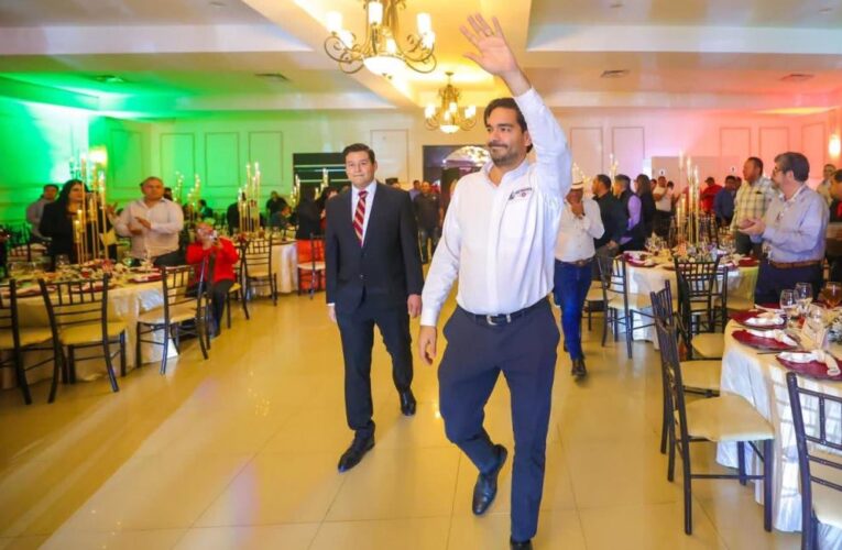 Celebró COMAPA de Reynosa Posada Navideña con el Alcalde Carlos Peña Ortiz