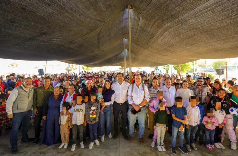 Festejó Alcalde Carlos Peña Ortiz a más de Mil familias en Posada Navideña DIF 2025