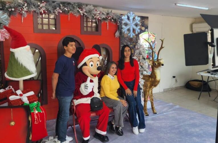 ¡No te pierdas la oportunidad de tomarte una foto ¡GRATIS!con Santa!