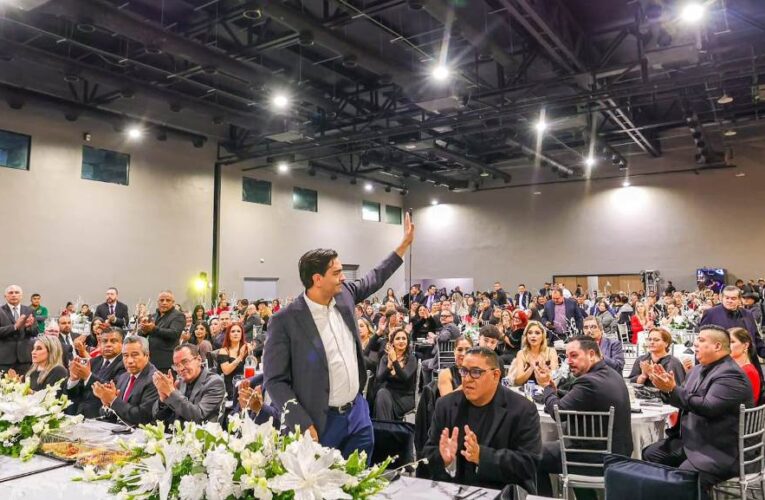 Celebraron trabajadores petroleros su Posada Navideña con el Alcalde Carlos Peña Ortiz