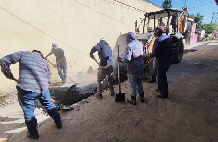 Trabaja COMAPA en la reposición de carpeta asfáltica en distintos sectores, tras concluir maniobras de reparación