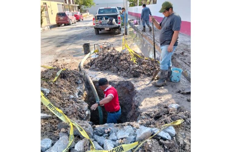 Reparó COMAPA fugas de agua potable en distintos sectores de la ciudad