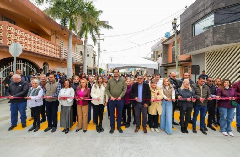 Inauguró Carlos Peña Ortiz nueva pavimentación con vecinos de Lomas del Villar
