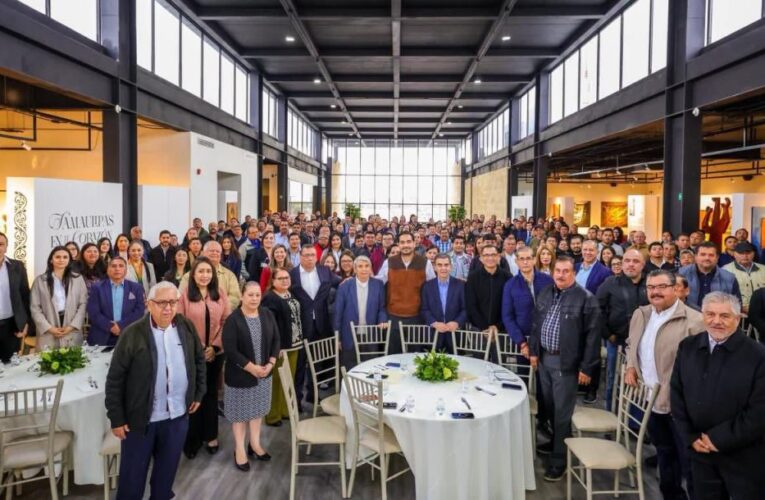 Reunión de unidad encabezaron Carlos Peña Ortiz y los dirigentes sindicales Reynaldo Garza Elizondo y Edmundo García Román