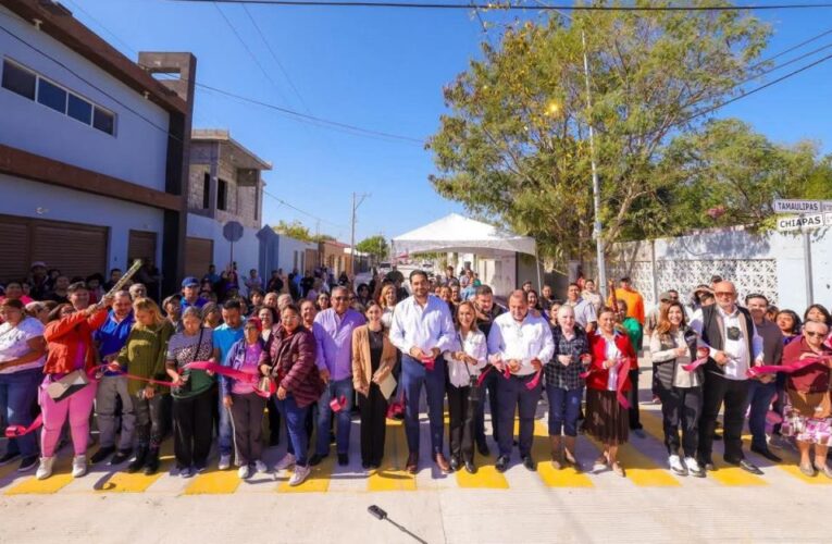 Inauguraron Alcalde y colonos pavimentación hidráulica de la calle Chiapas en la Esfuerzo