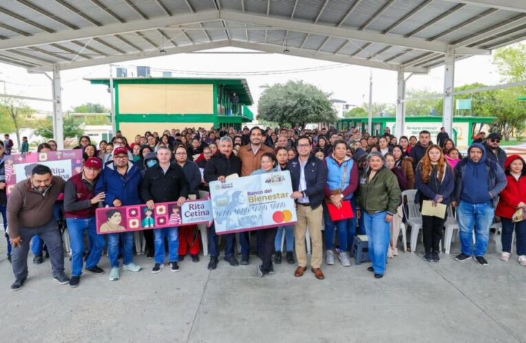 Entregaron Alcalde de Reynosa y Coordinador de Becas las tarjetas Rita Cetina