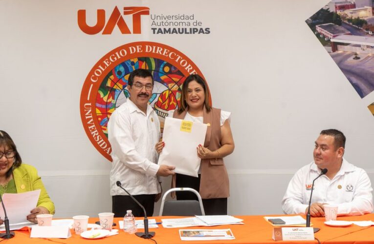 Reconoce Rector la Excelencia Académica de Egresados UAT en el EGEL.