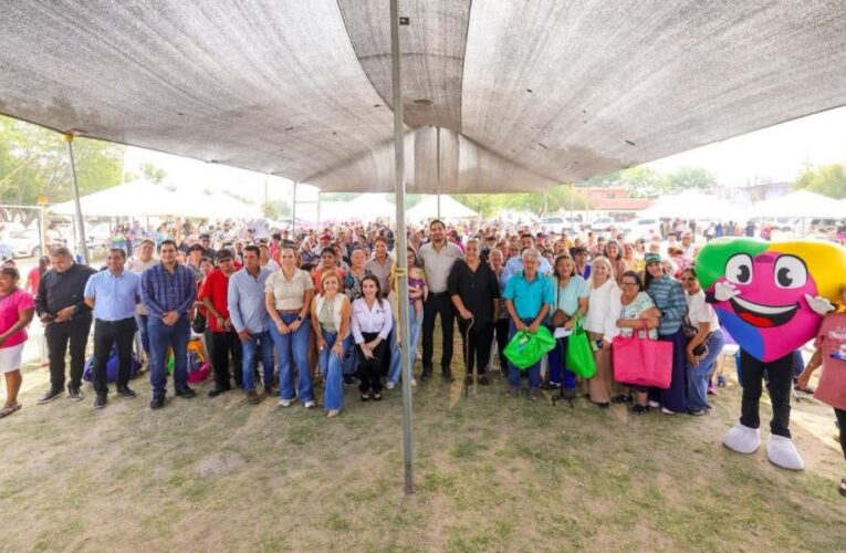 Encabezó Alcalde Carlos Peña Ortiz la Brigada DIF en la colonia Fuentes del Valle