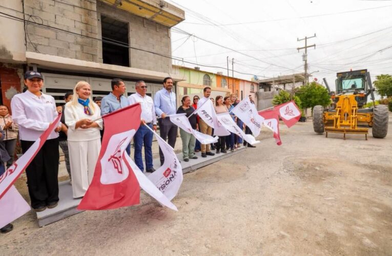 Dio Carlos Peña Ortiz inicio a obra de pavimentación en Lomas del Villar