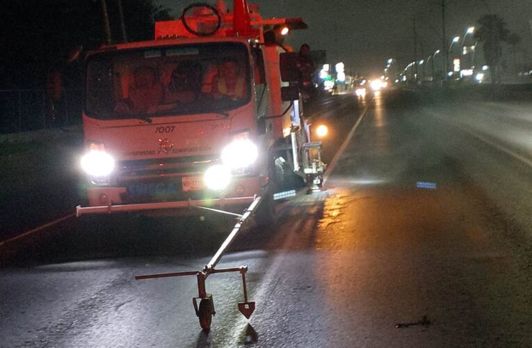 Con jornada nocturna el Gobierno de Reynosa da mantenimiento a señalización vial