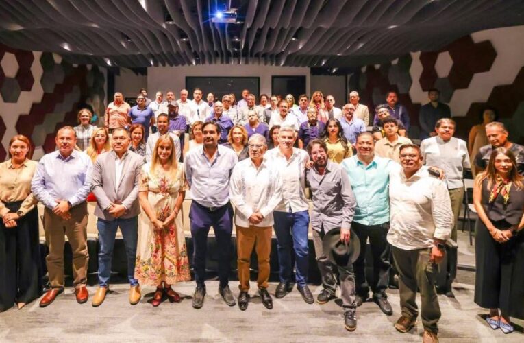 Presentó el Alcalde Carlos Peña Ortiz el documental Emilio Portes Gil entre Calles y Obregón