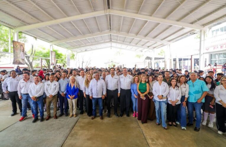 Construye Gobierno de Carlos Peña Ortiz Módulos Sanitarios en el COBAT 07