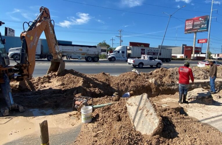 Repara COMAPA fugas de agua potable en Granjas Económicas y Módulo 2000