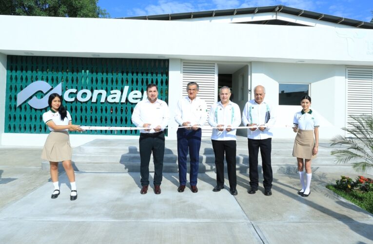 Incorpora Américo a jóvenes tamaulipecos a la iniciativa nacional de fomento a la lectura -Inició la entrega de libros de escritores latinoamericanos a todas y todos los estudiantes