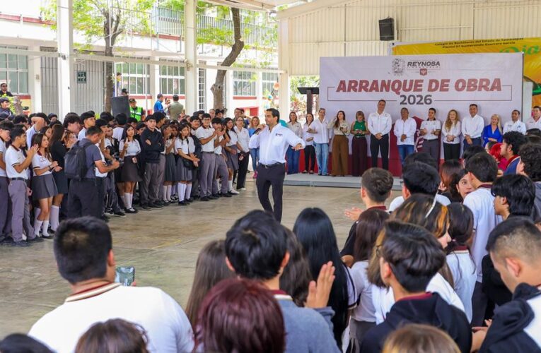 Reconoce comunidad estudiantil a Carlos Peña Ortiz por fortalecer educación en Reynosa
