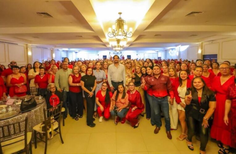 Reconoció Carlos Peña Ortiz esfuerzo y dedicación de las trabajadoras del sector salud
