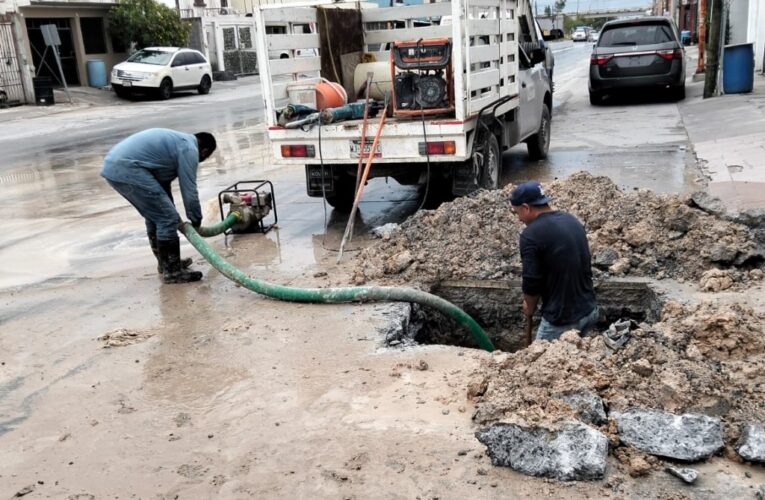 Reparó COMAPA fugas de agua potable en distintos sectores de la ciudad
