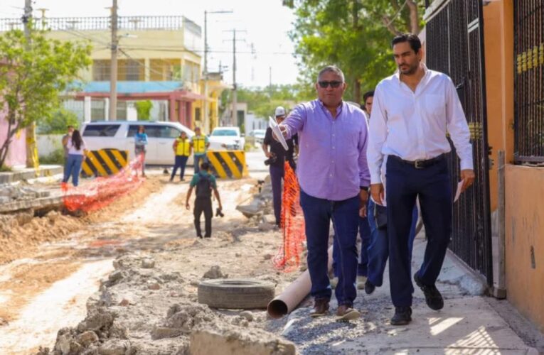 Supervisó Carlos Peña Ortiz rehabilitación de colector sanitario en la colonia Hidalgo