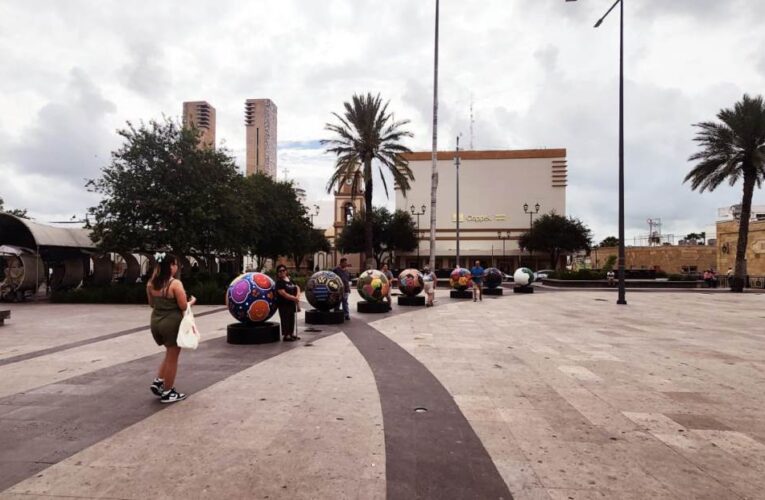 Celebran reynosenses la Copa del Mundo 2026 en la plaza principal Miguel Hidalgo