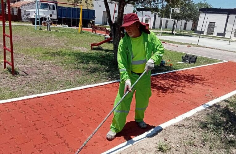 Devuelve Carlos Peña Ortiz vida y color a la plaza de Congregación Garza con trabajo de rehabilitación