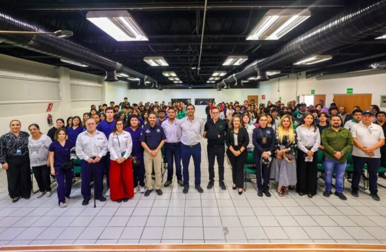 Dialogó Carlos Peña Ortiz con estudiantes de la Universidad Valle del Bravo con «Acción y Conciencia»