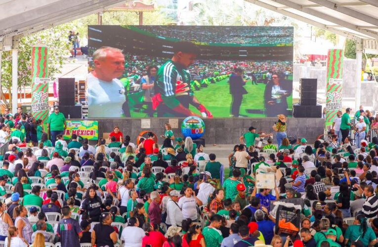 Compartieron emociones del Mundial de Futbol familias reynosenses en la plaza Miguel Hidalgo