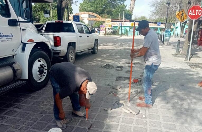 Rehabilita Gobierno de Reynosa banqueta peatonal en Calle Cuarta de la colonia Ribereña