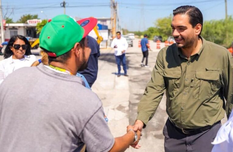 Supervisó Carlos Peña Ortiz bacheo en Rincón de las Flores