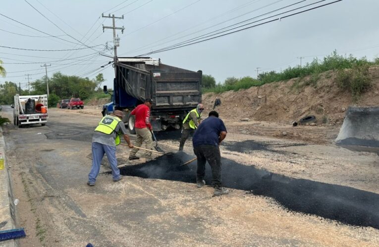 Realiza COMAPA trabajos de bacheo en sectores intervenidos por obras de reparación