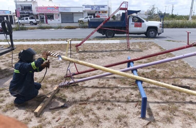 Rehabilitó Gobierno Municipal de Carlos Peña Ortiz juegos infantiles en Hacienda del Sol