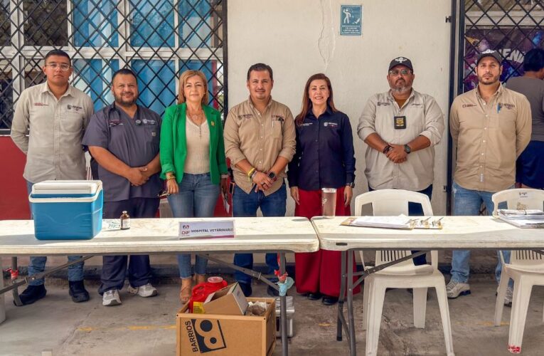 Fortalece Gobierno de Carlos Peña Ortiz salud animal con Brigada en Villa Esmeralda
