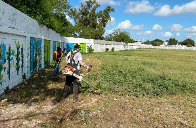 Refrenda Carlos Peña Ortiz su compromiso con la educación en Reynosa