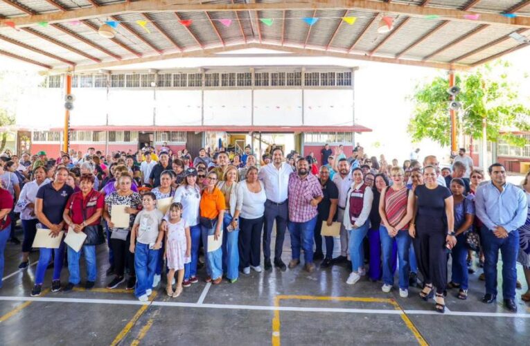 Recibieron familias de La Cañada a Carlos Peña Ortiz y el programa Subsidio del Agua