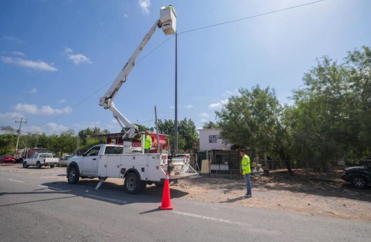 Rehabilitó Servicios Públicos de Reynosa alumbrado en la carretera Ribereña