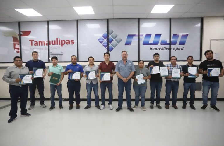 Concluye UTTN Quinto Diplomado SMT-FUJI.