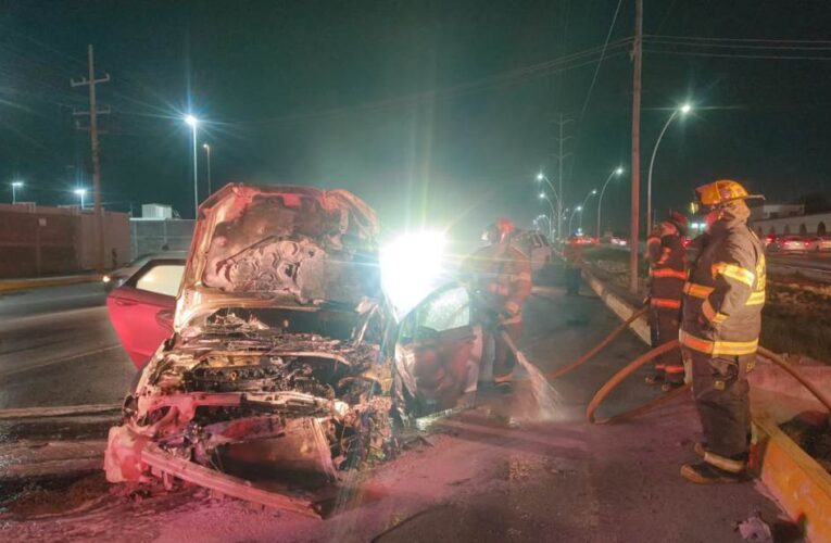 Controla incendio Protección Civil y Bomberos de Reynosa con espuma especial