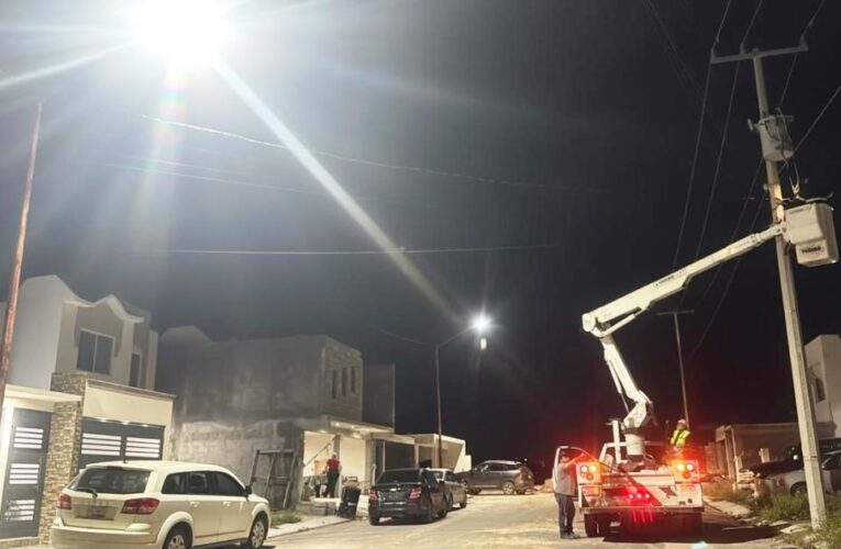 Instaló Servicios Públicos de Reynosa luminarias en colonia Privadas de la Hacienda