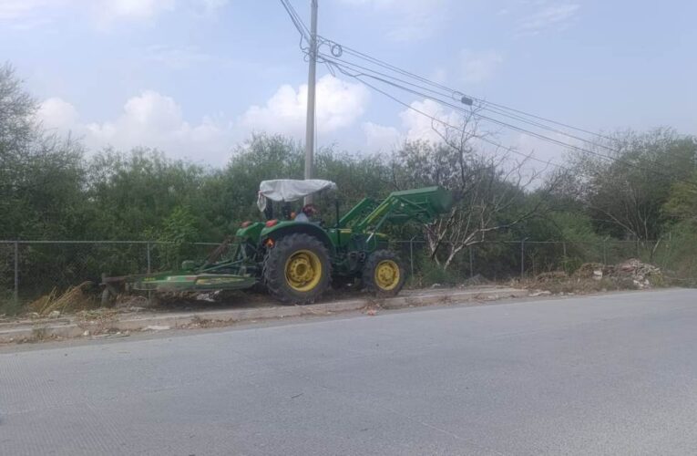 Realizó Servicios Públicos limpieza en calle principal de Riveras del Aeropuerto