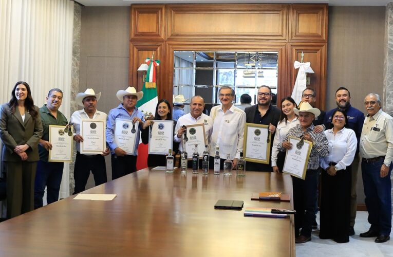 Refrenda Américo apoyo a productores de mezcal de Tamaulipas con fideicomiso