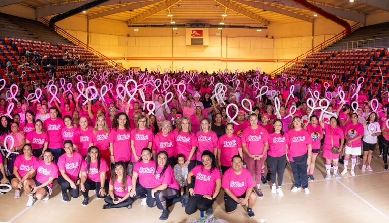 Suma la UAT Esfuerzos Contra el Cáncer de Mama Mediante el Zumbathón con Causa “Energía Rosa”.